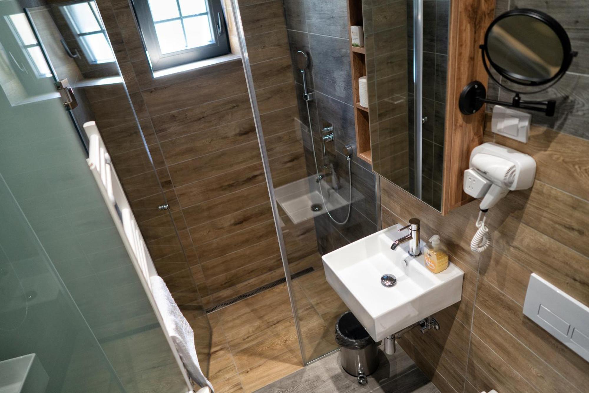 Hotel La Roue Vrsac Zewnętrze zdjęcie