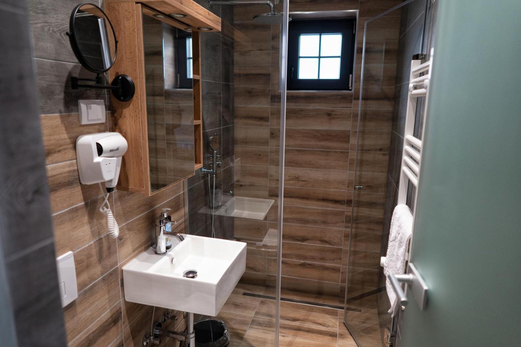 Hotel La Roue Vrsac Zewnętrze zdjęcie