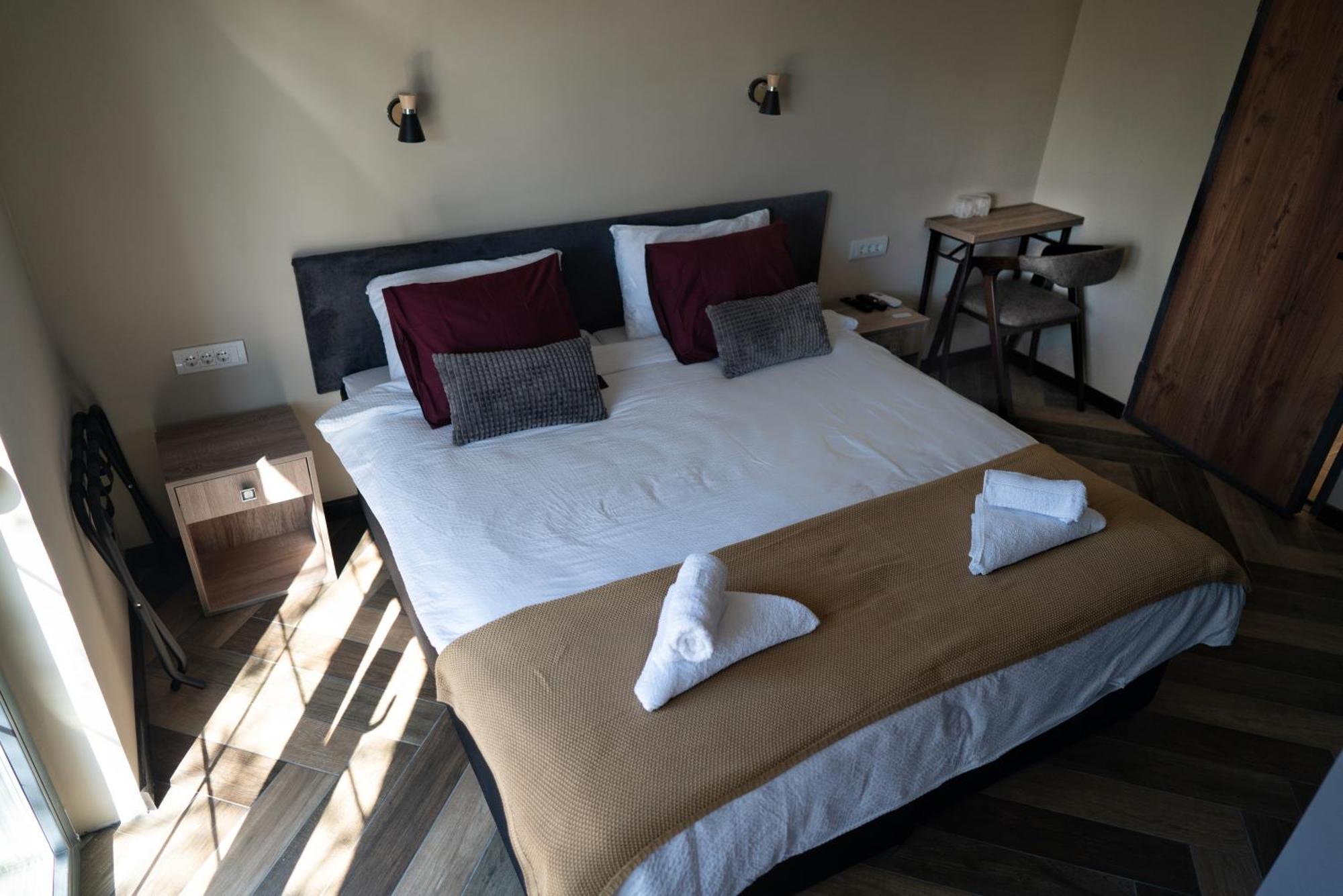 Hotel La Roue Vrsac Zewnętrze zdjęcie