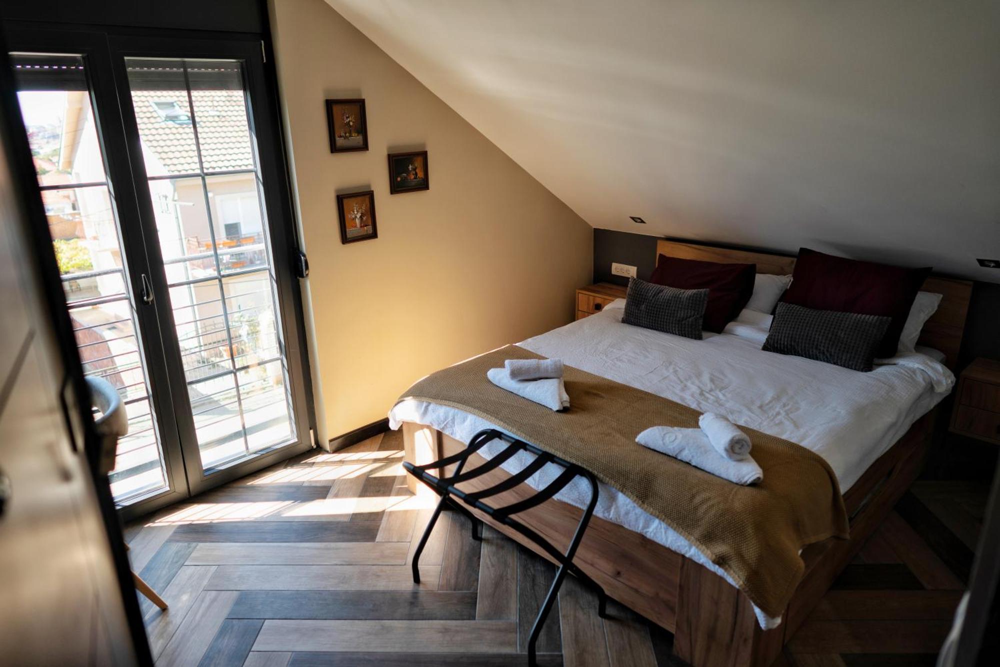 Hotel La Roue Vrsac Zewnętrze zdjęcie
