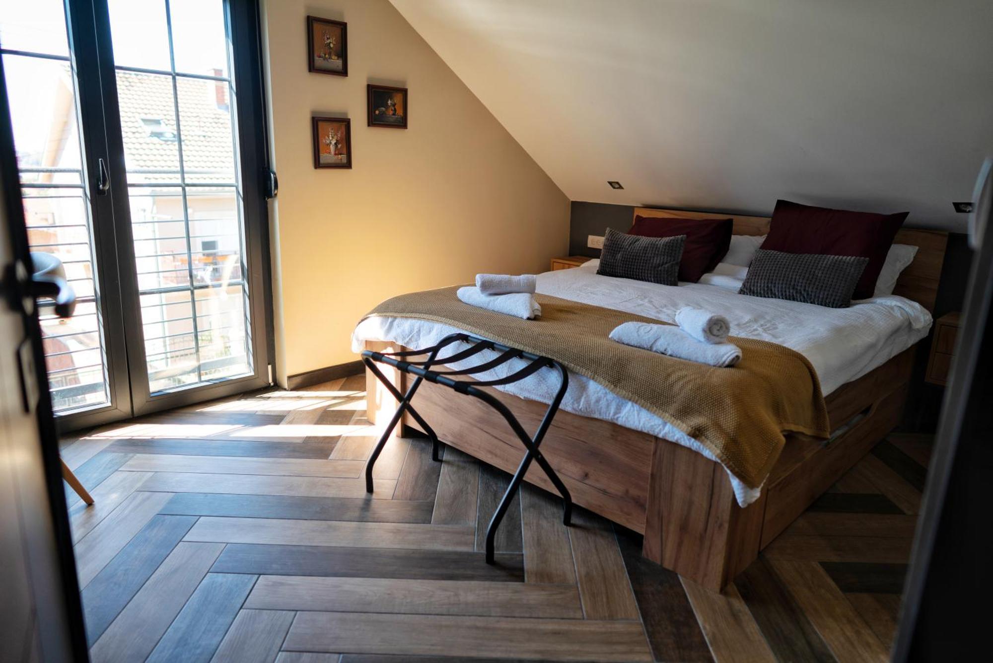 Hotel La Roue Vrsac Zewnętrze zdjęcie