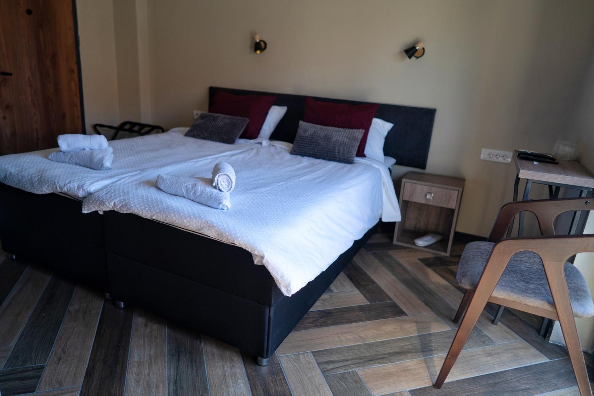 Hotel La Roue Vrsac Zewnętrze zdjęcie