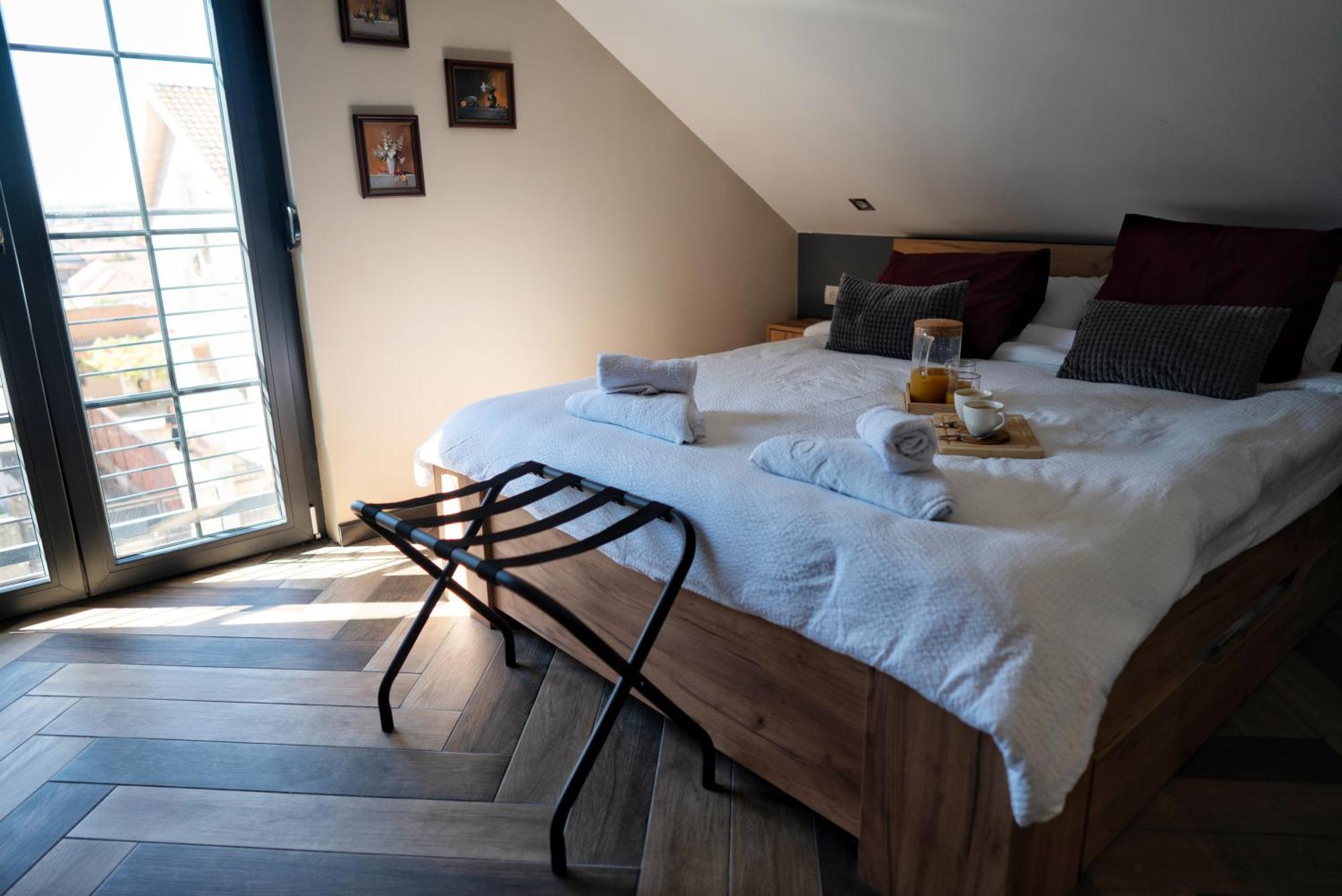 Hotel La Roue Vrsac Zewnętrze zdjęcie